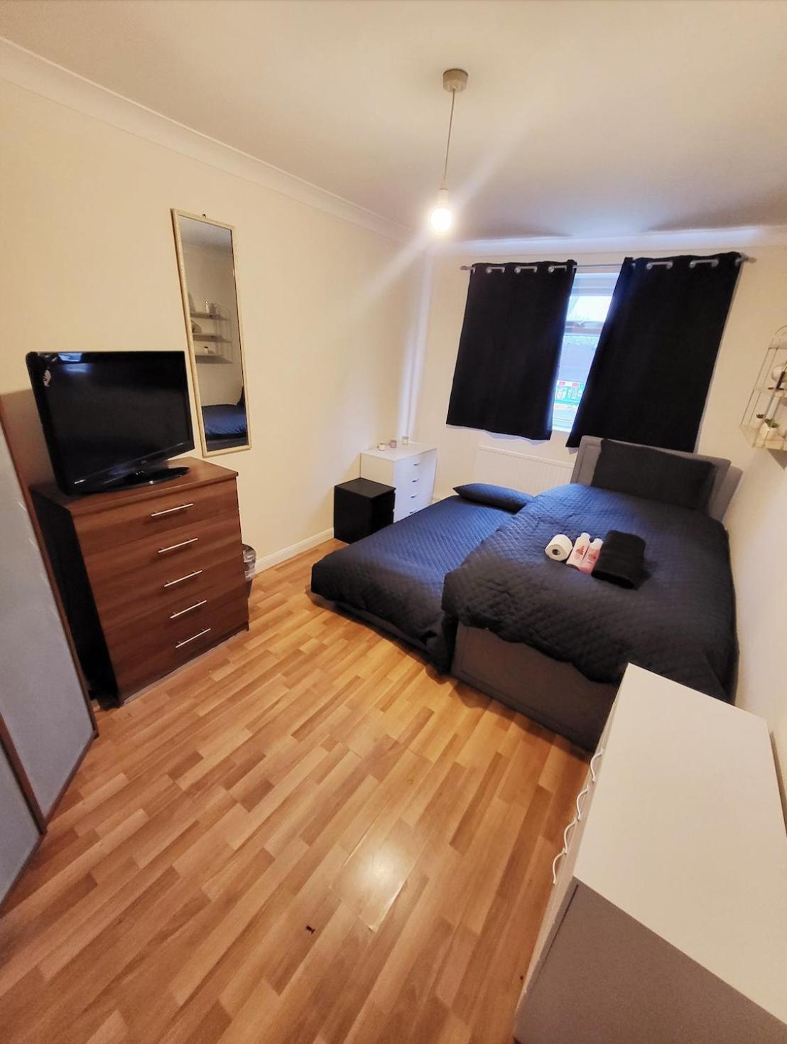 Huge And Affordable 3 Bedroom Flat In Hammersmith For 7 People With Welcome Breakfast Londres Extérieur photo