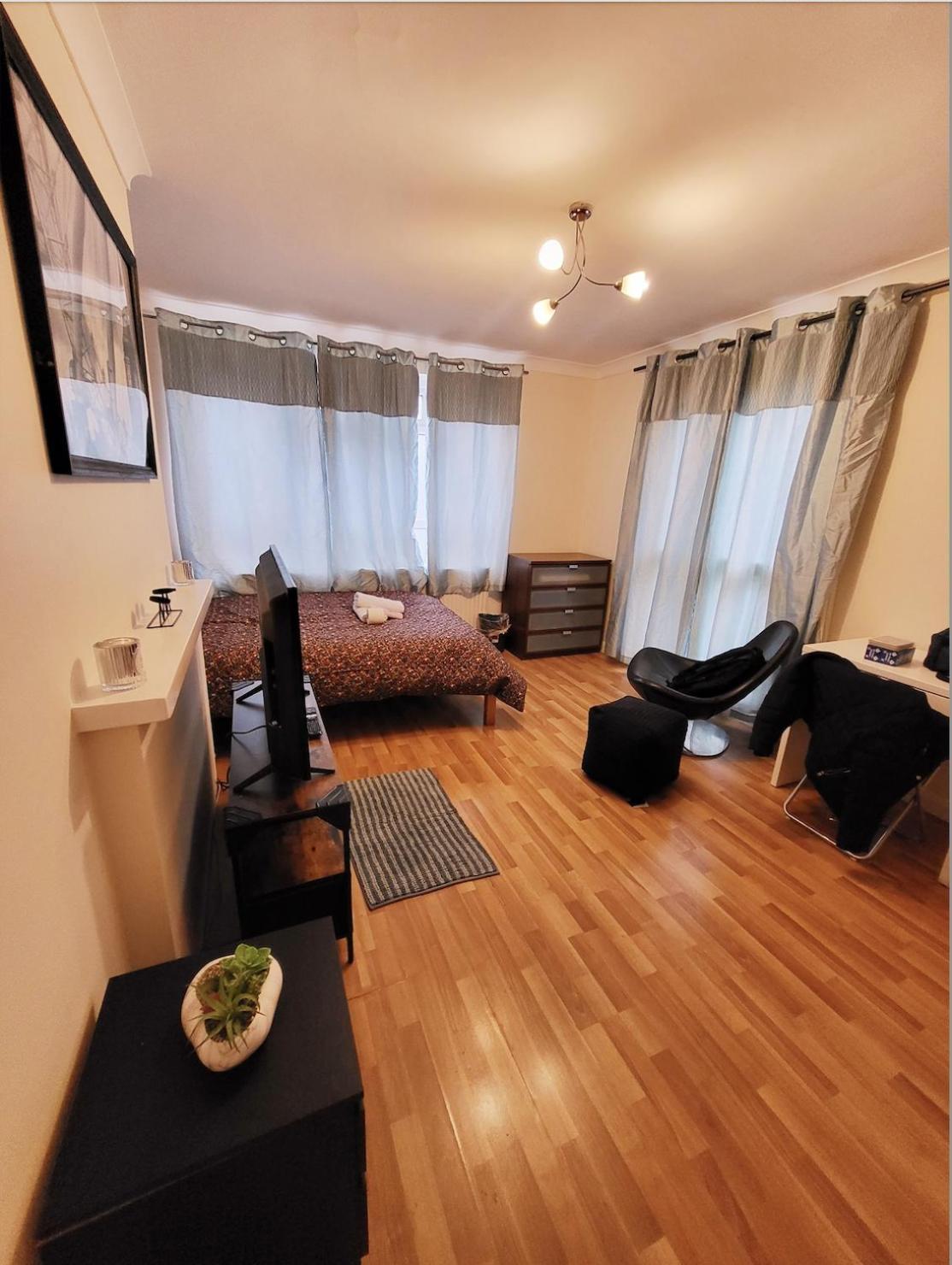 Huge And Affordable 3 Bedroom Flat In Hammersmith For 7 People With Welcome Breakfast Londres Extérieur photo