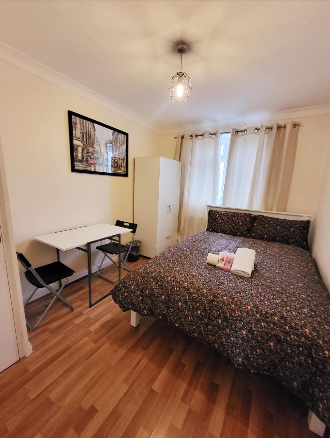 Huge And Affordable 3 Bedroom Flat In Hammersmith For 7 People With Welcome Breakfast Londres Extérieur photo