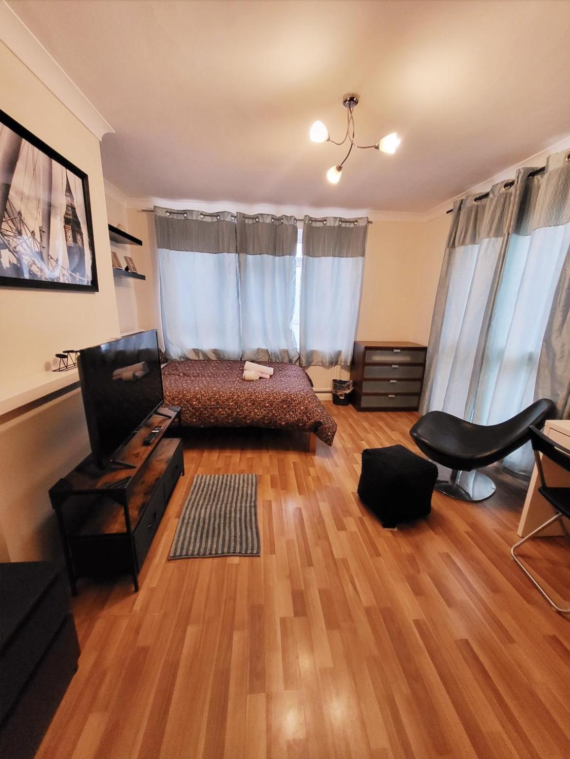 Huge And Affordable 3 Bedroom Flat In Hammersmith For 7 People With Welcome Breakfast Londres Extérieur photo