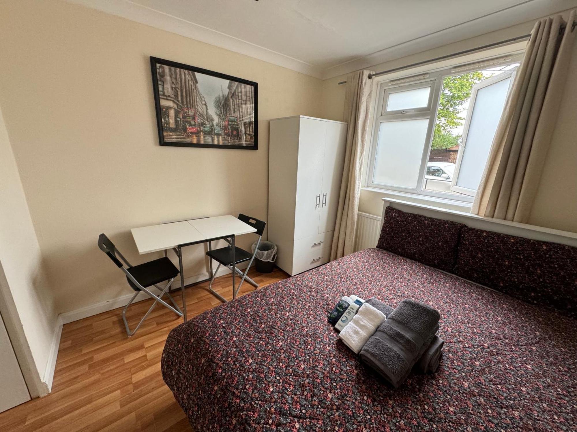 Huge And Affordable 3 Bedroom Flat In Hammersmith For 7 People With Welcome Breakfast Londres Extérieur photo