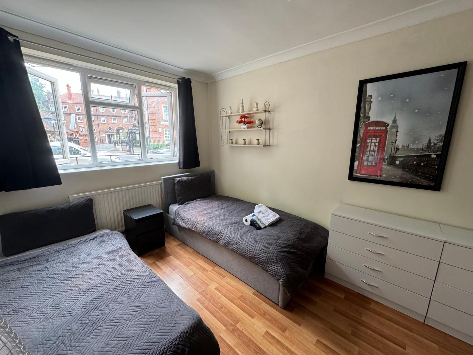Huge And Affordable 3 Bedroom Flat In Hammersmith For 7 People With Welcome Breakfast Londres Extérieur photo