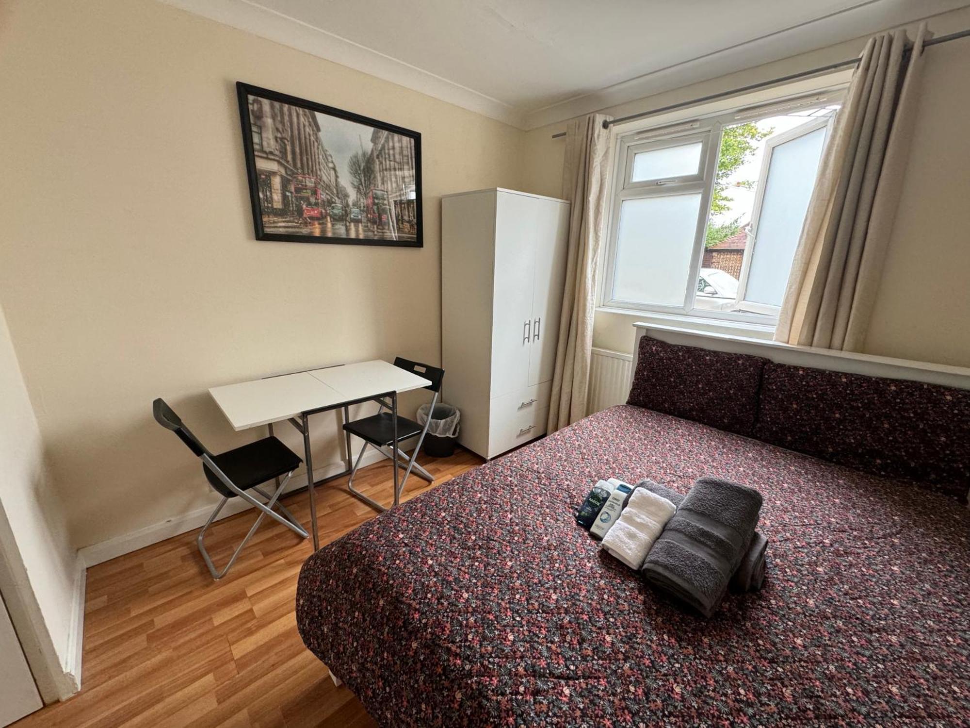 Huge And Affordable 3 Bedroom Flat In Hammersmith For 7 People With Welcome Breakfast Londres Extérieur photo