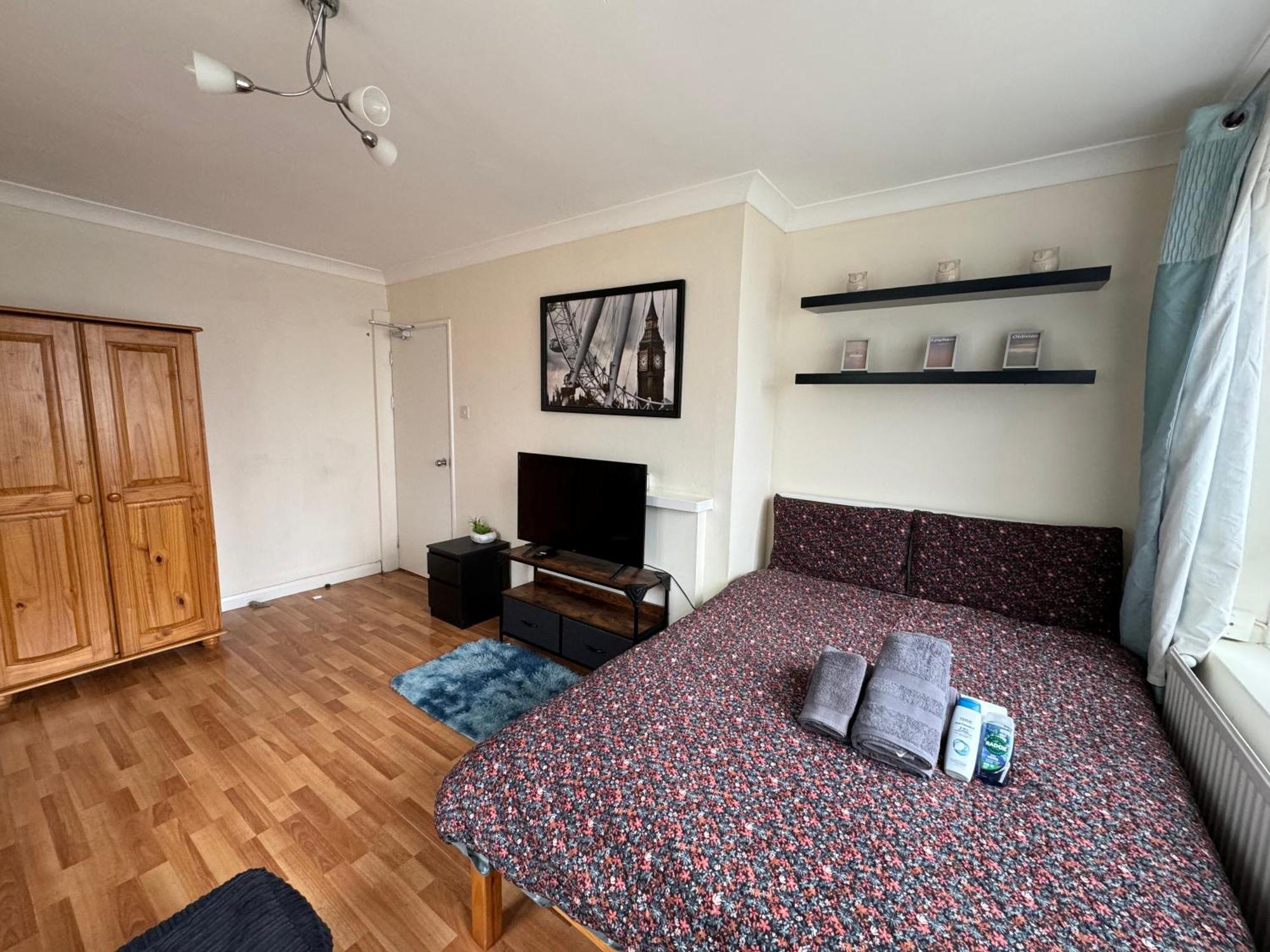 Huge And Affordable 3 Bedroom Flat In Hammersmith For 7 People With Welcome Breakfast Londres Extérieur photo
