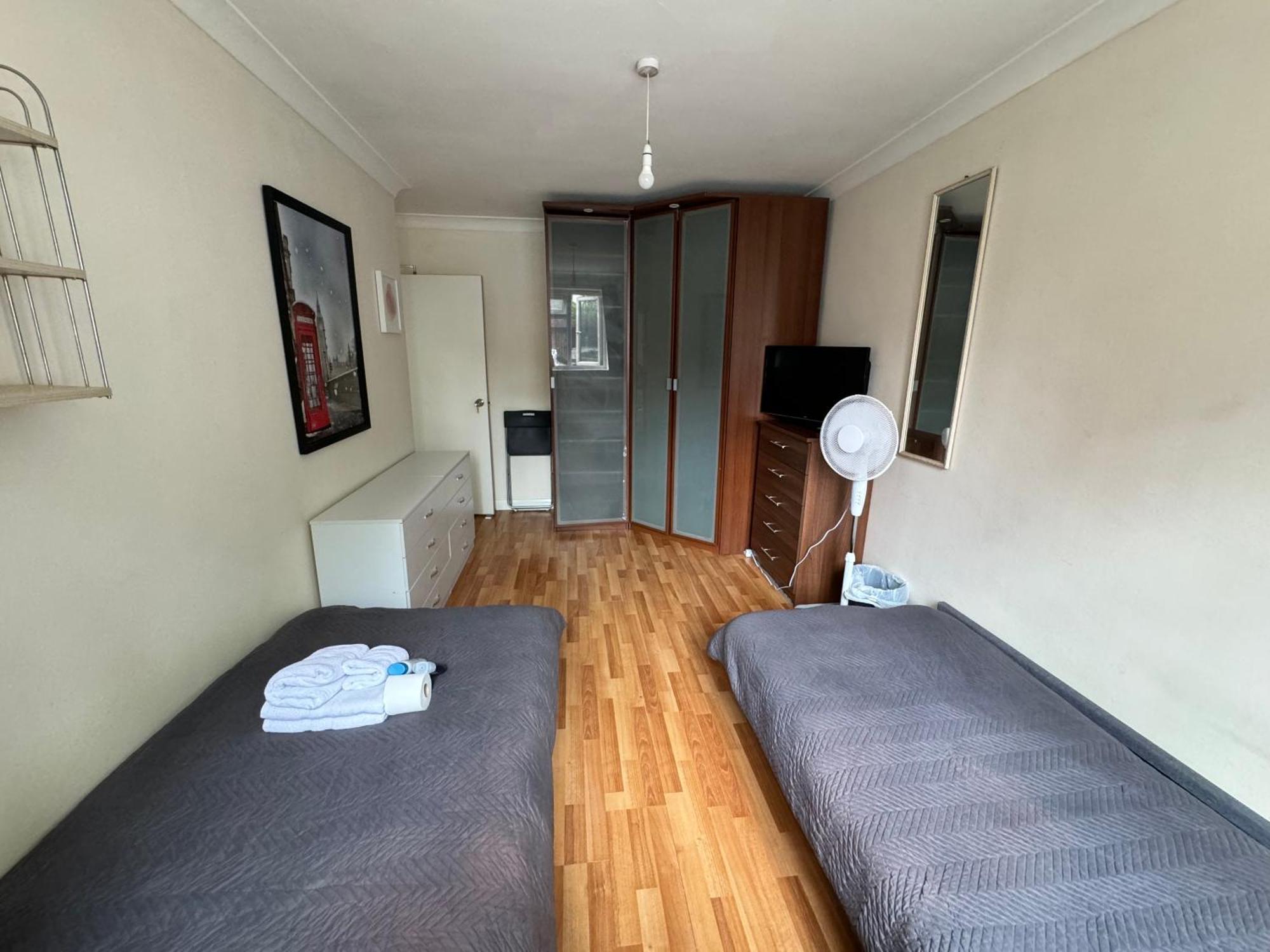 Huge And Affordable 3 Bedroom Flat In Hammersmith For 7 People With Welcome Breakfast Londres Extérieur photo